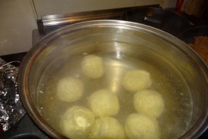 Desert galusti cu prune