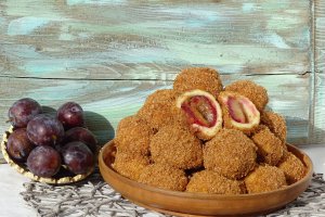 Desert galusti cu prune