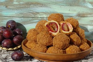 Desert galusti cu prune