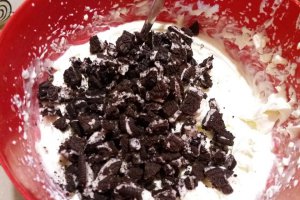 Desert prajitura cu ciocolata si oreo