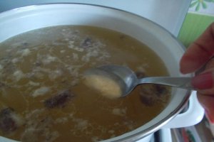 Supa din rasol de vitel, cu galuste de gris