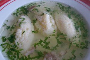 Supa din rasol de vitel, cu galuste de gris