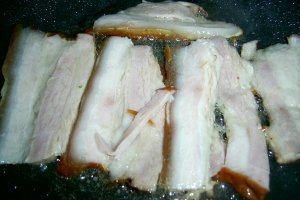 Taitei cu varza si bacon
