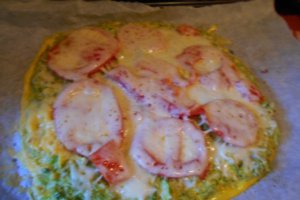 Pizza cu blat de broccoli