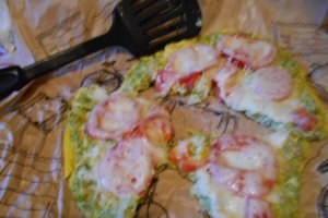 Pizza cu blat de broccoli