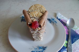 Desert tort de biscuiti, cu crema de ciocolata