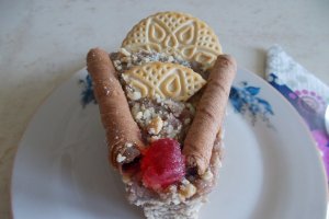 Desert tort de biscuiti, cu crema de ciocolata