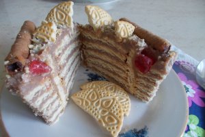 Desert tort de biscuiti, cu crema de ciocolata