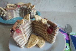 Desert tort de biscuiti, cu crema de ciocolata