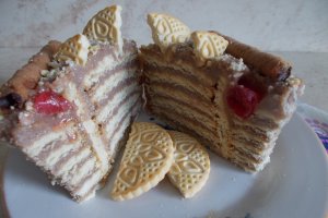 Desert tort de biscuiti, cu crema de ciocolata