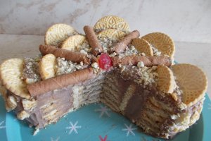 Desert tort de biscuiti, cu crema de ciocolata
