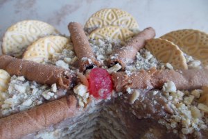 Desert tort de biscuiti, cu crema de ciocolata