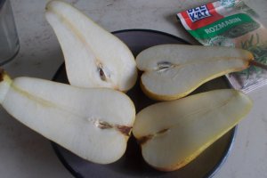 Cotlete de porc, cu pere si rozmarin