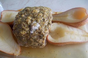 Cotlete de porc, cu pere si rozmarin