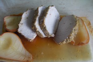 Cotlete de porc, cu pere si rozmarin