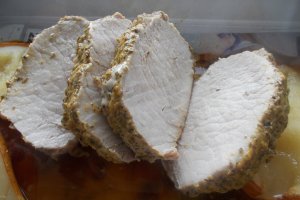 Cotlete de porc, cu pere si rozmarin