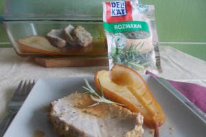 Cotlete de porc, cu pere si rozmarin