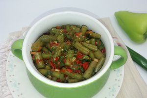 Pastai verzi cu chili si pasta de ardei