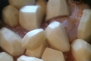 Pulpe de pui la cuptor si cartofi