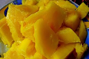 Desert inghetata cu mango si zmeura