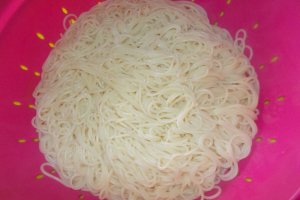 Capellini cu galbiori in sos alb