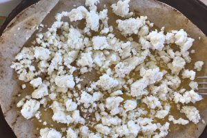 Aperitiv Yoka – rulou cu branza in stil armenesc