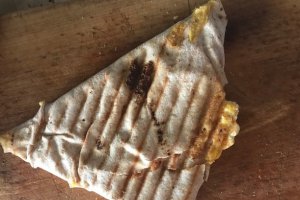 Aperitiv Yoka – rulou cu branza in stil armenesc