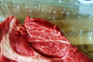 Salata Thailandeza cu carne de vita si dressing de lemongrass