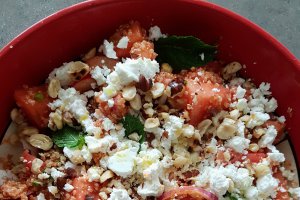 Salata de quinoa cu pepene si branza Feta