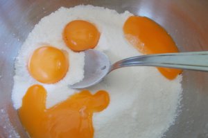 Crema mousseline, pentru prajituri si torturi