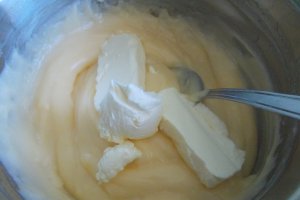 Crema mousseline, pentru prajituri si torturi