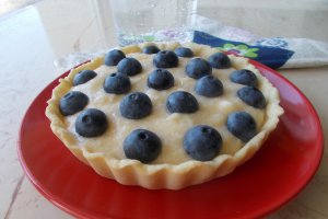 Desert mini tarte cu crema mousseline si afine