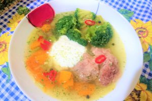 Ciorba de vitel cu broccoli si smantana
