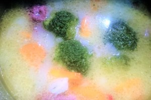 Ciorba de vitel cu broccoli si smantana