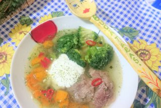 Ciorba de vitel cu broccoli si smantana
