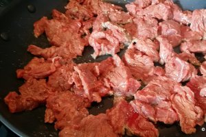 Carne de vita sotata in stil mongolez