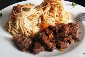 Carne de vita sotata in stil mongolez
