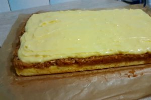 Desert prajitura aromata cu mere si budinca de vanilie