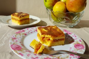 Desert prajitura aromata cu mere si budinca de vanilie