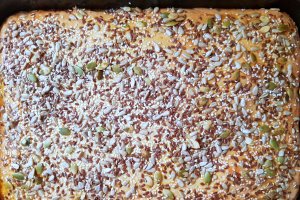 Aperitiv placinta cu legume si mix de seminte