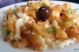 Dovlecei sotati cu branza ricotta sarata