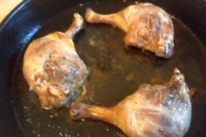 Pulpe de rata cu orez si sos de mere