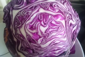 Salata de marti - cu pui, varza rosie si rucola