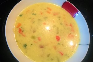 Ciorba de pui cu zucchini