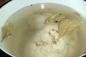 Tuslama din uger si burta de vita