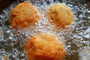 Aperitiv Oua scotiene