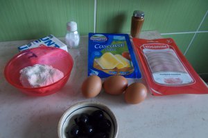 Aperitiv rulouri de omleta, cu jambon si cascaval