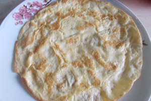 Aperitiv rulouri de omleta, cu jambon si cascaval