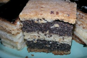 Desert prajitura cu foi si crema de mac