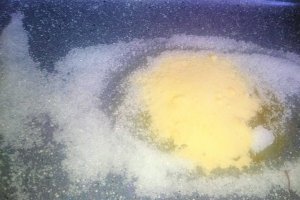 Desert prajitura rasturnata cu mere, mango si afine